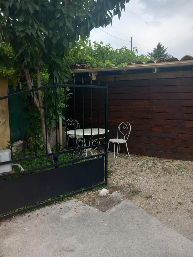 Maison Individuellle Provencale Villeneuve-les-Avignon Luaran gambar
